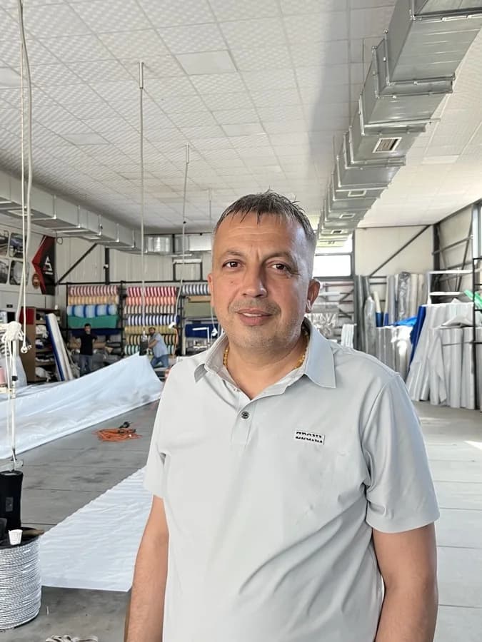 Serkan Aldemir — AS Branda firma sahibi, Malatya'daki atölyede